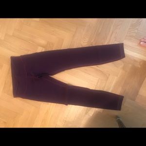 Lululemon leggings wonder under in plum